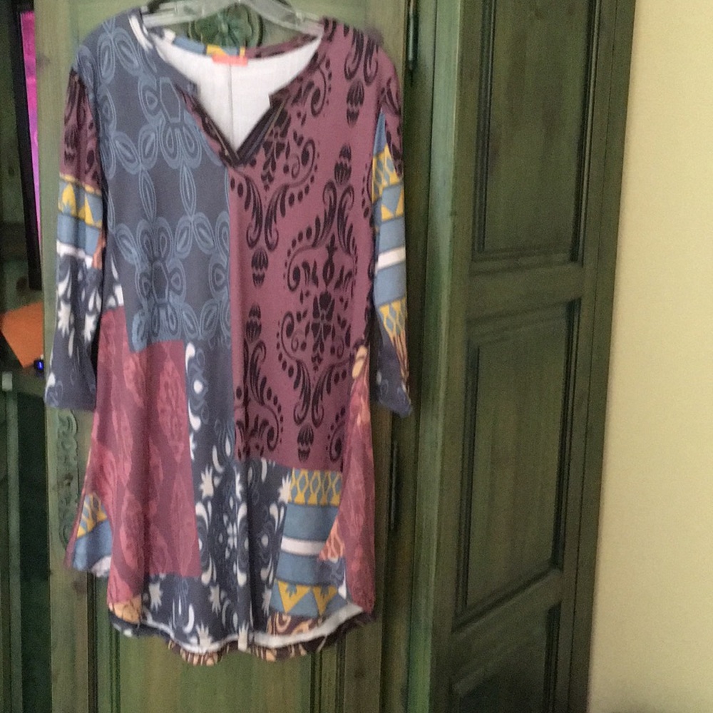 Patterned silky long tunic Never been worn